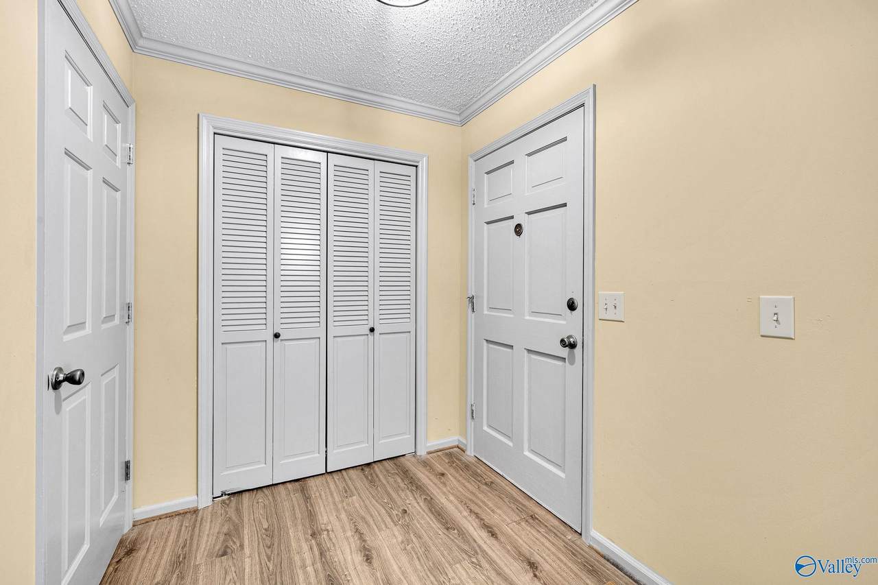 https://bt-photos.global.ssl.fastly.net/nalmls/1280_boomver_1_21928534-2.jpg