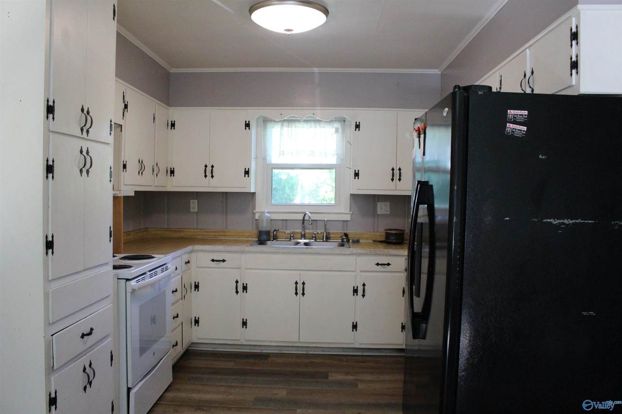 https://bt-photos.global.ssl.fastly.net/nalmls/1280_boomver_1_21928570-2.jpg