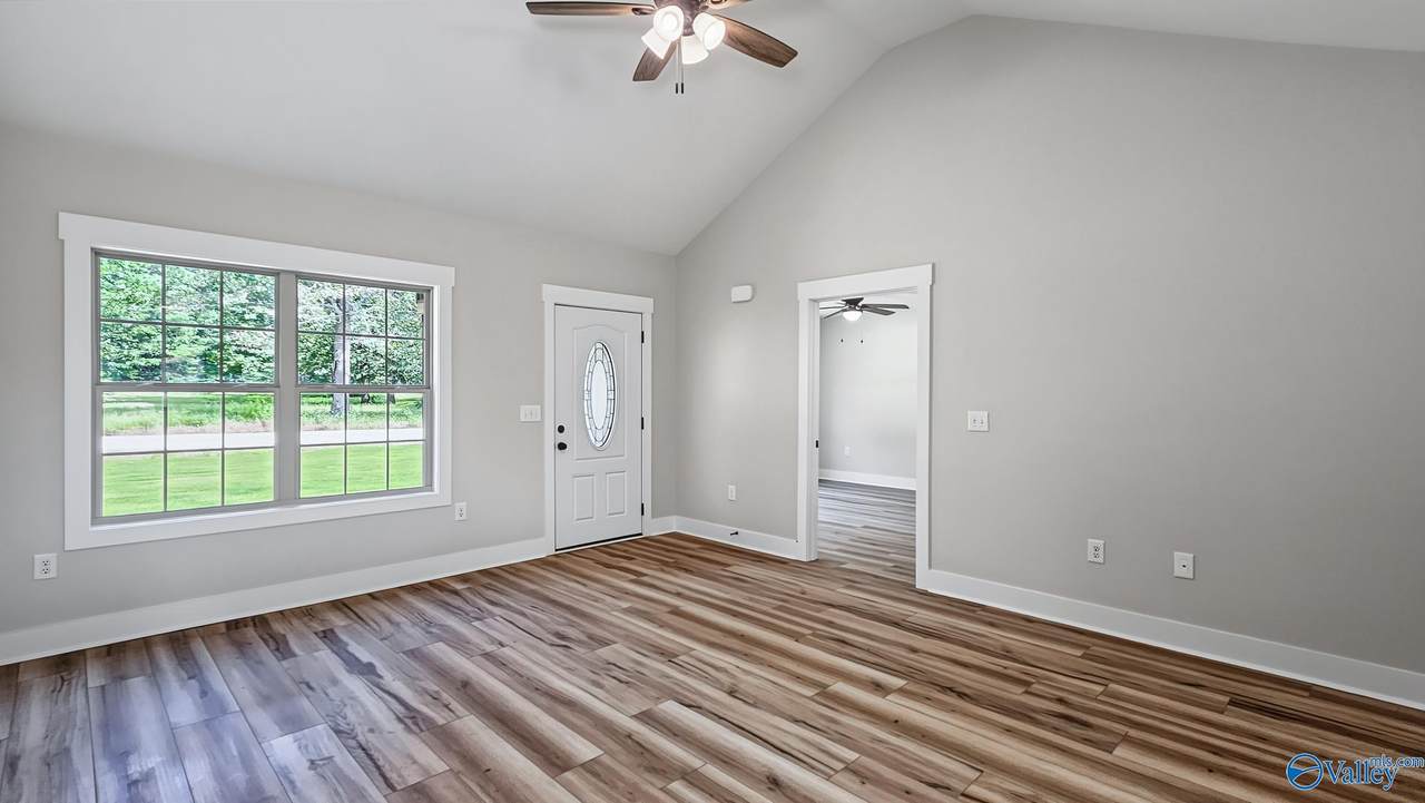 https://bt-photos.global.ssl.fastly.net/nalmls/1280_boomver_1_21928600-2.jpg