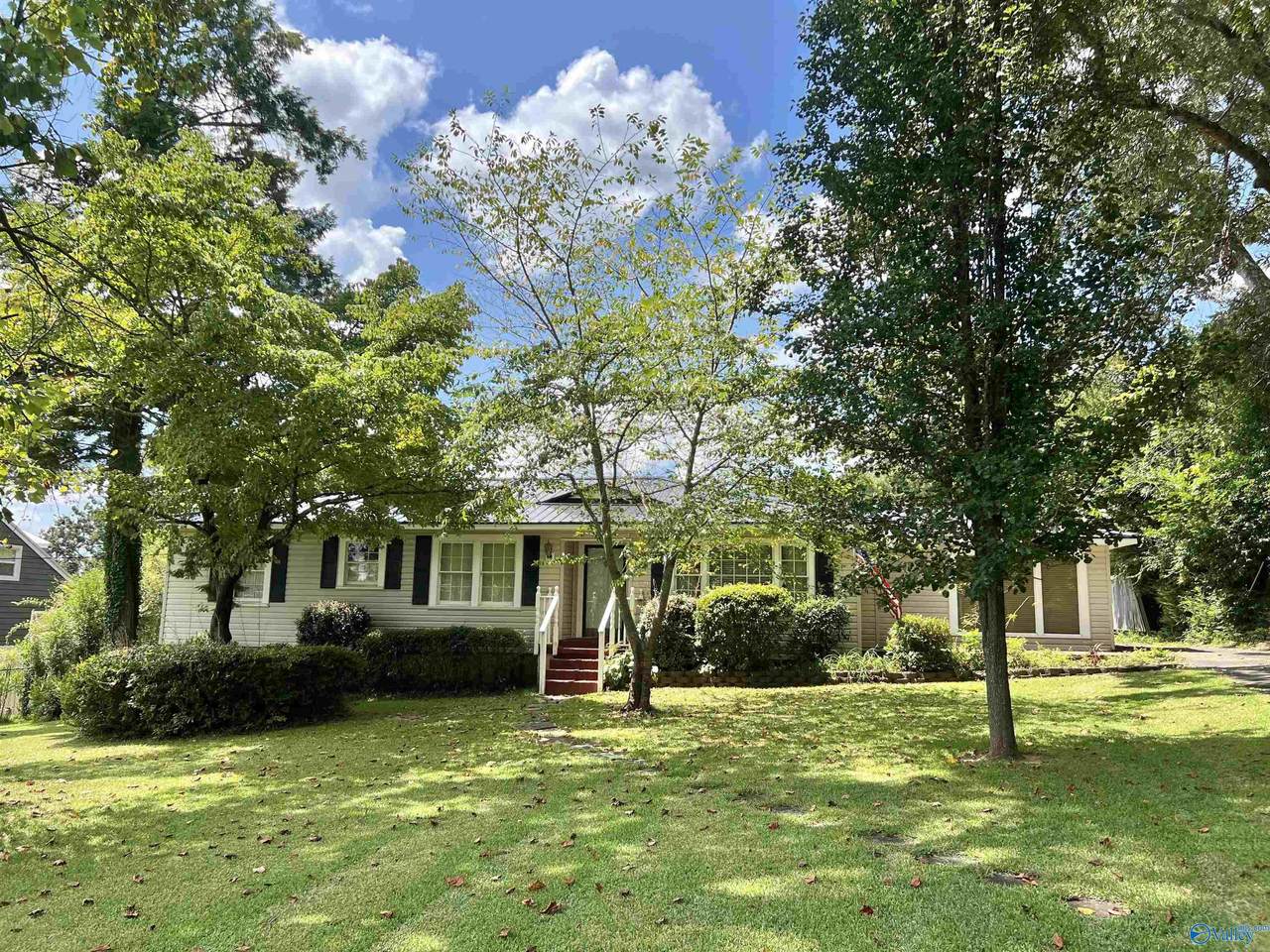 2406 Lookout Street - Photo 1