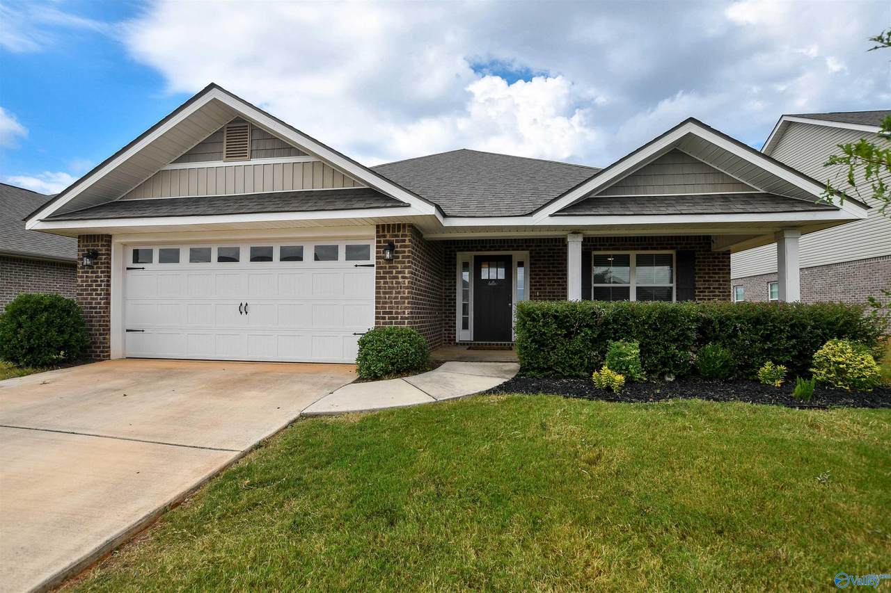194 Abercorn Drive - Photo 1