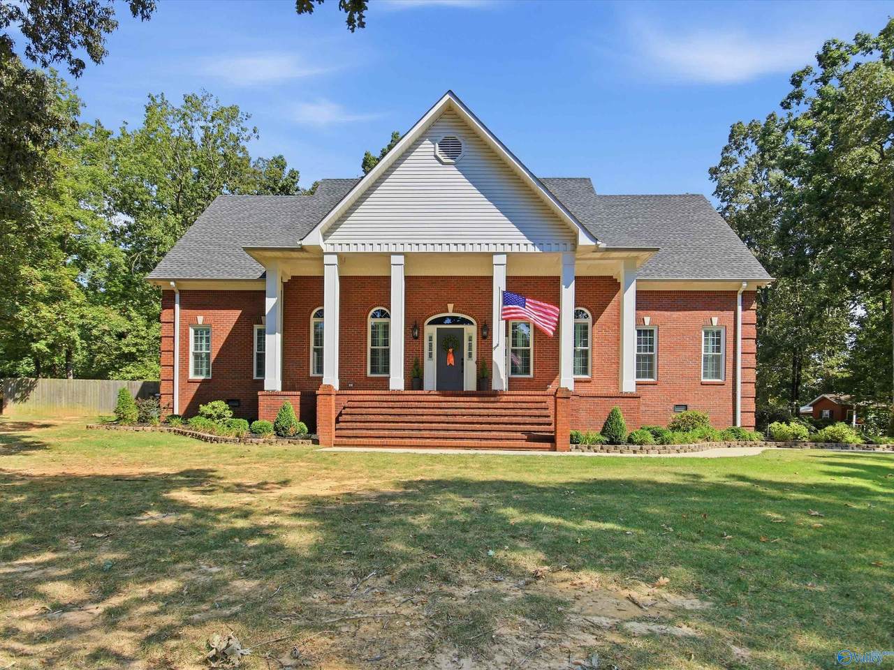https://bt-photos.global.ssl.fastly.net/nalmls/1280_boomver_1_21928954-2.jpg