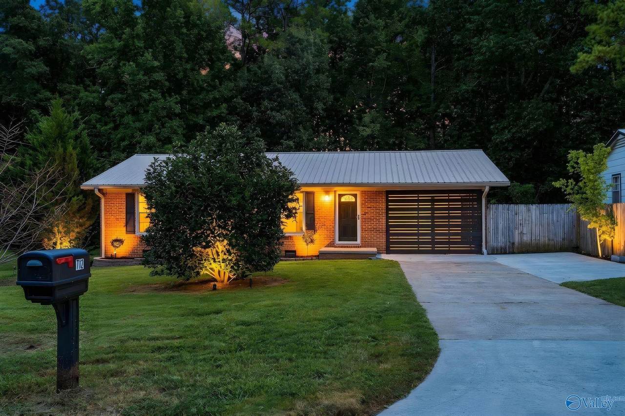 712 Perry Street - Photo 1