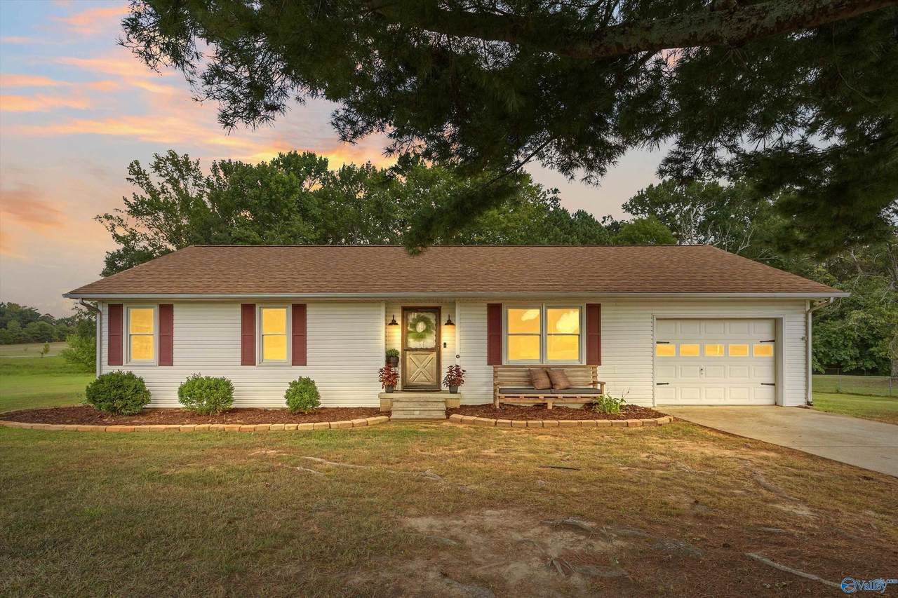 17186 Mooresville Road - Photo 1