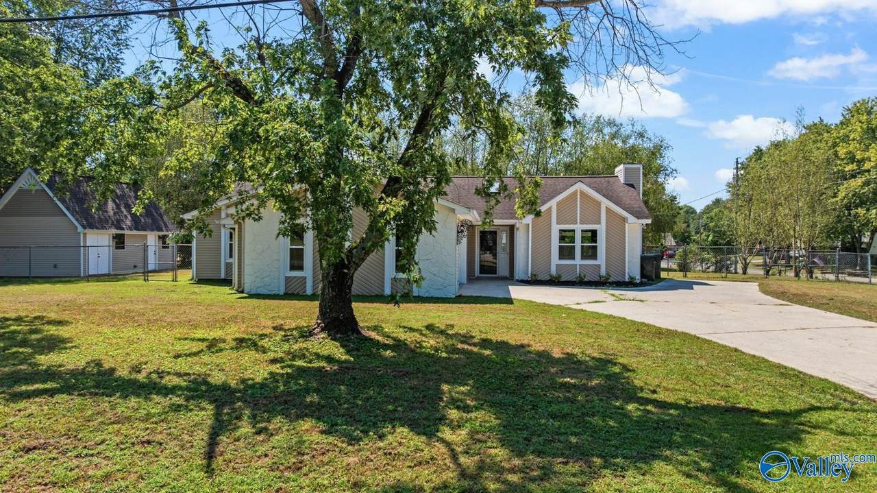 106 Oxford Drive - Photo 1