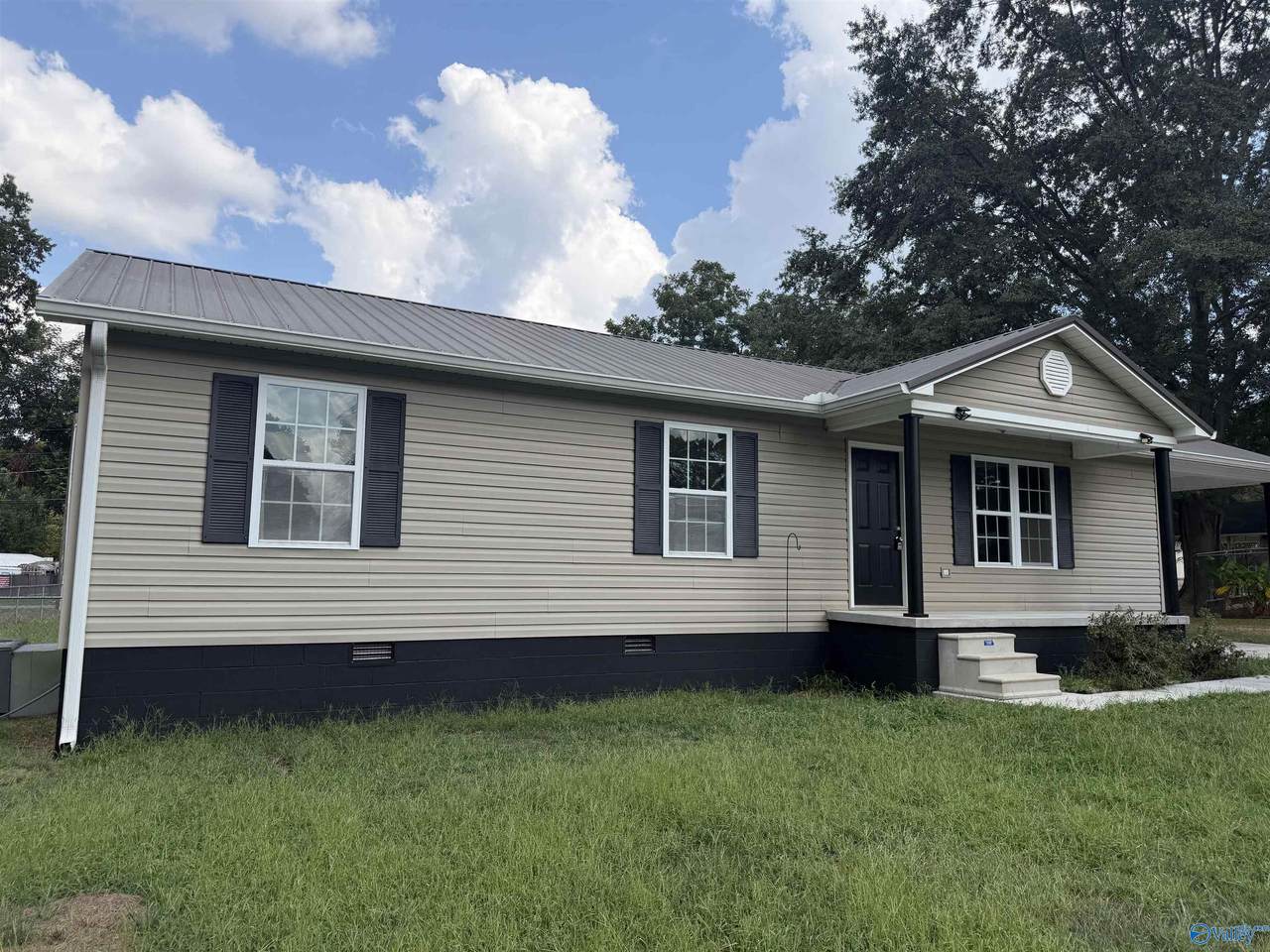 807 Snowden Drive - Photo 1