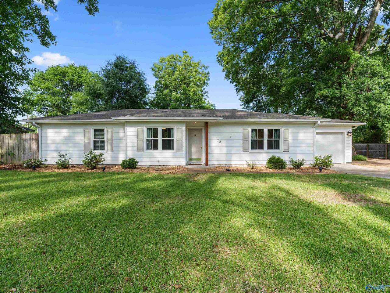 1721 Pennylane - Photo 1