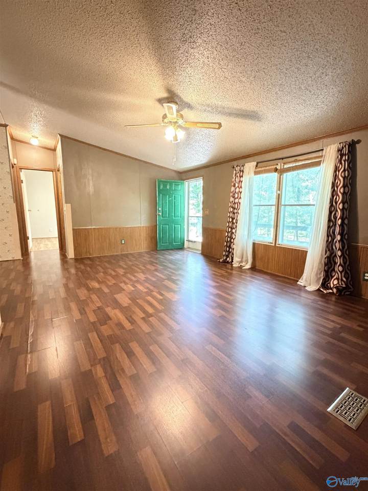 https://bt-photos.global.ssl.fastly.net/nalmls/1280_boomver_1_21929470-2.jpg