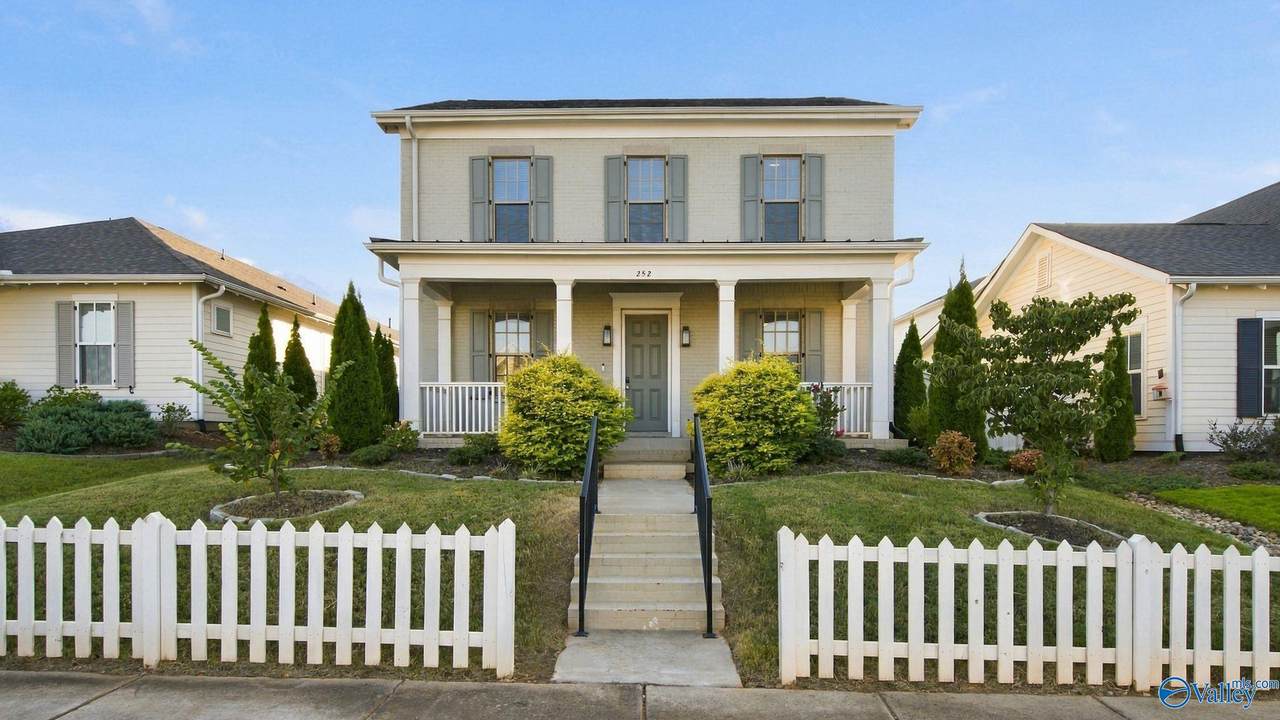 252 Farmhouse Drive - Photo 1