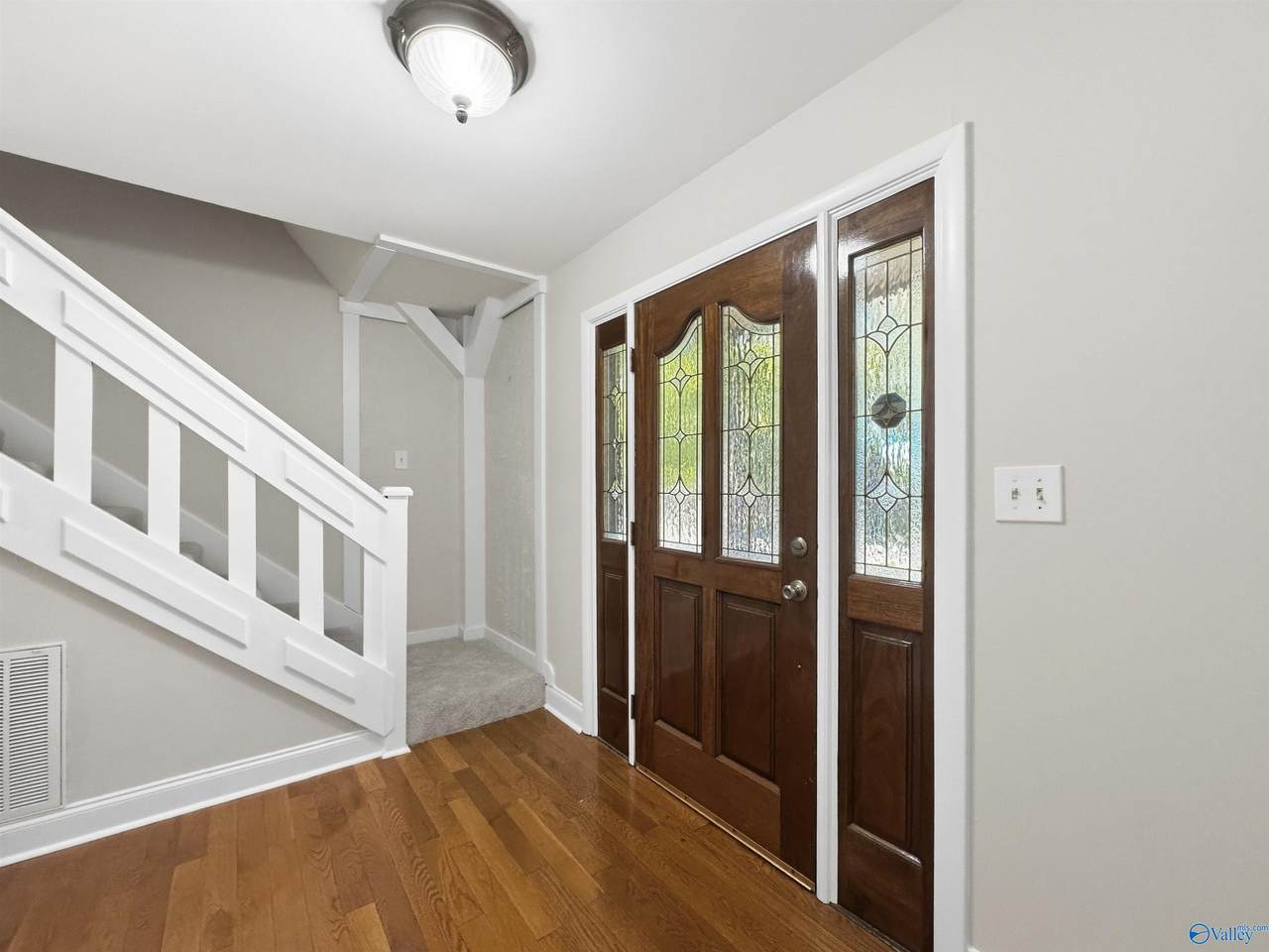 https://bt-photos.global.ssl.fastly.net/nalmls/1280_boomver_1_21930490-2.jpg