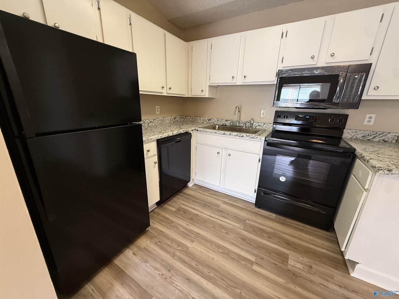 6611-C Willow Pointe Drive - Photo 1