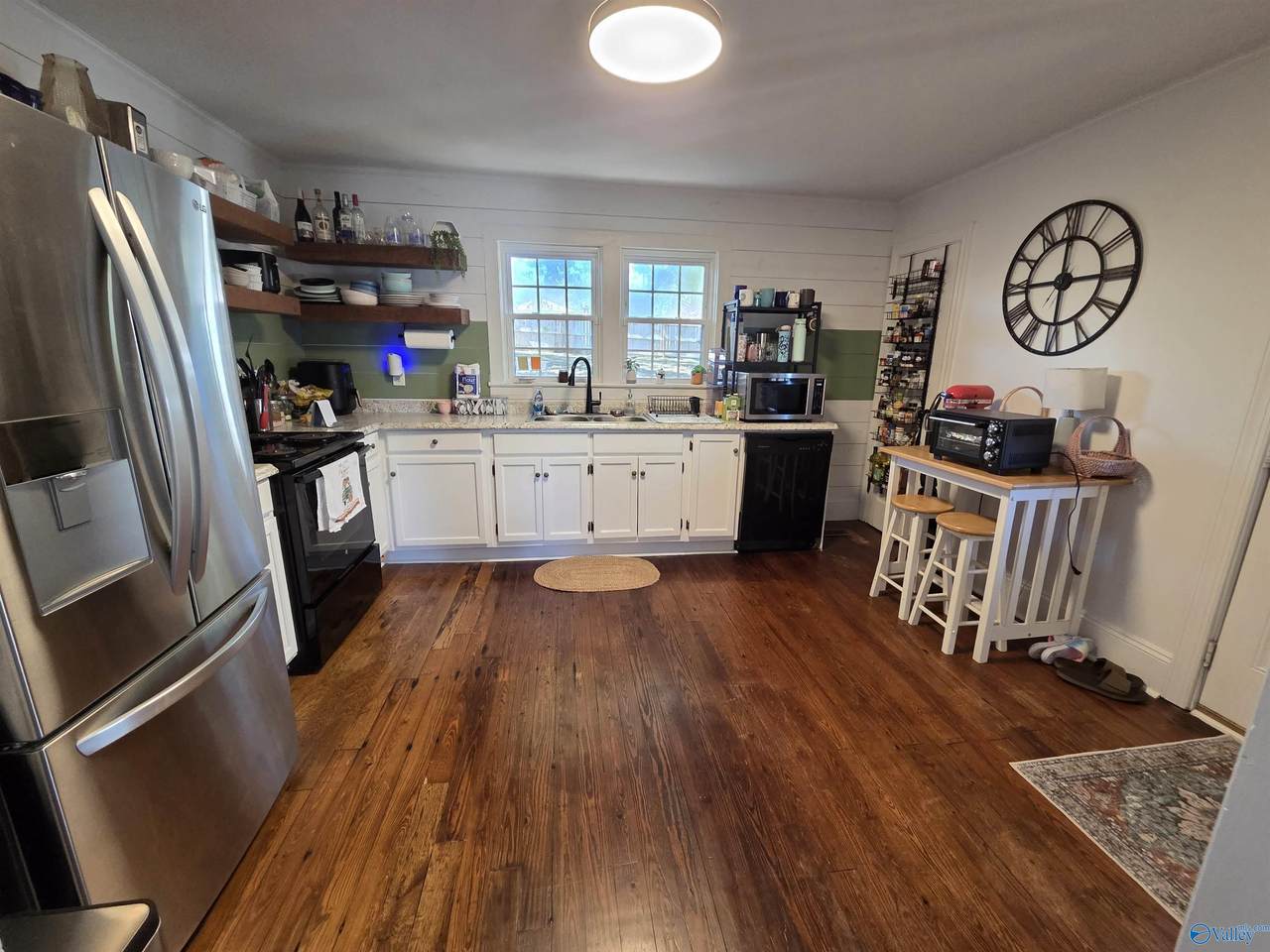https://bt-photos.global.ssl.fastly.net/nalmls/1280_boomver_1_21930817-2.jpg