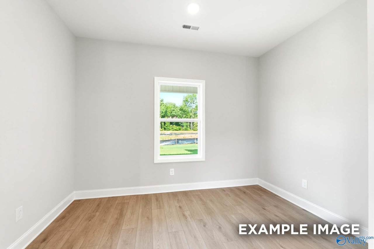 https://bt-photos.global.ssl.fastly.net/nalmls/1280_boomver_1_21930828-2.jpg