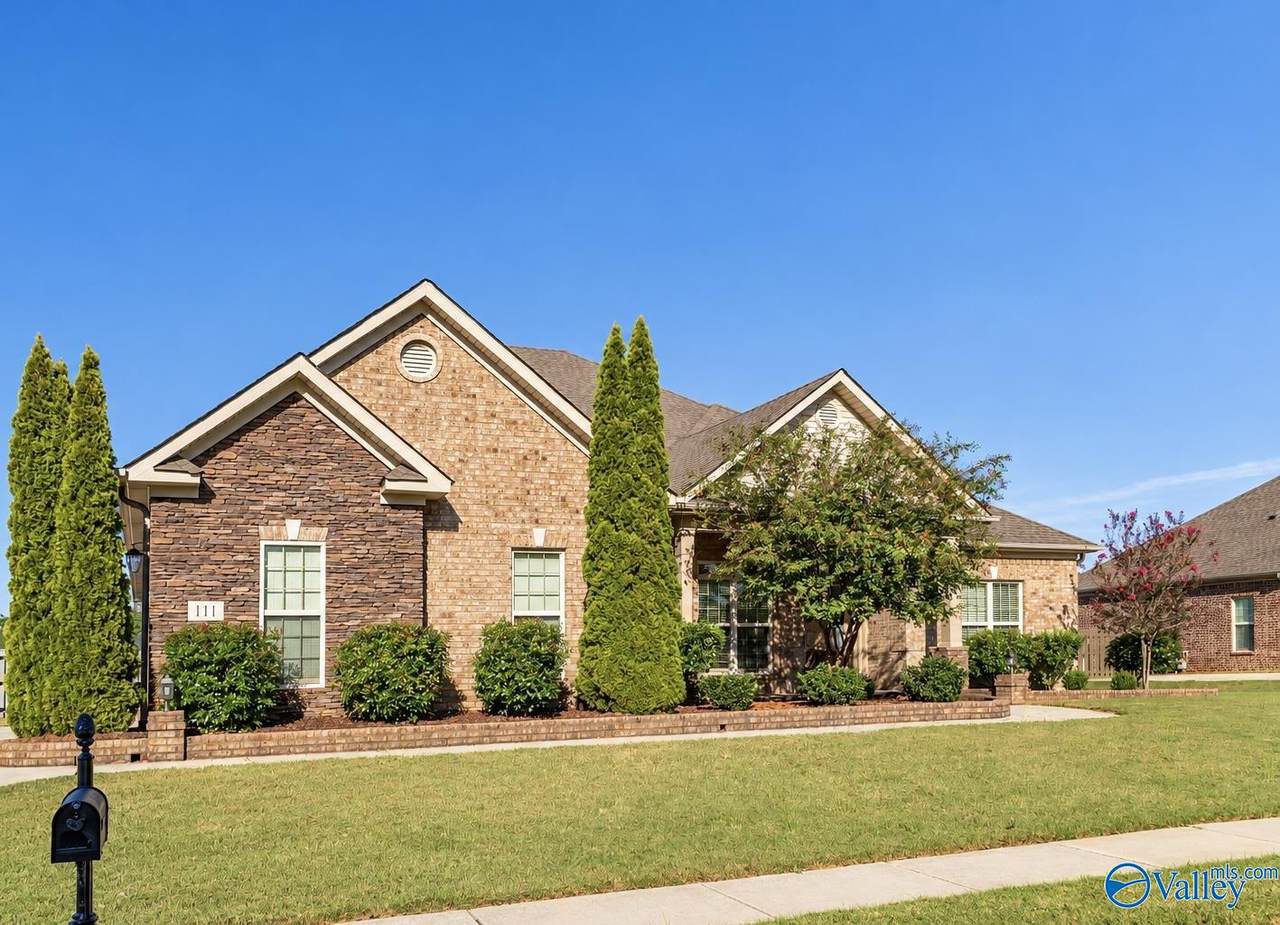 111 Rockhaven Drive - Photo 1