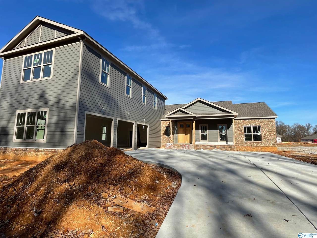 205 Farmhouse Drive - Photo 1