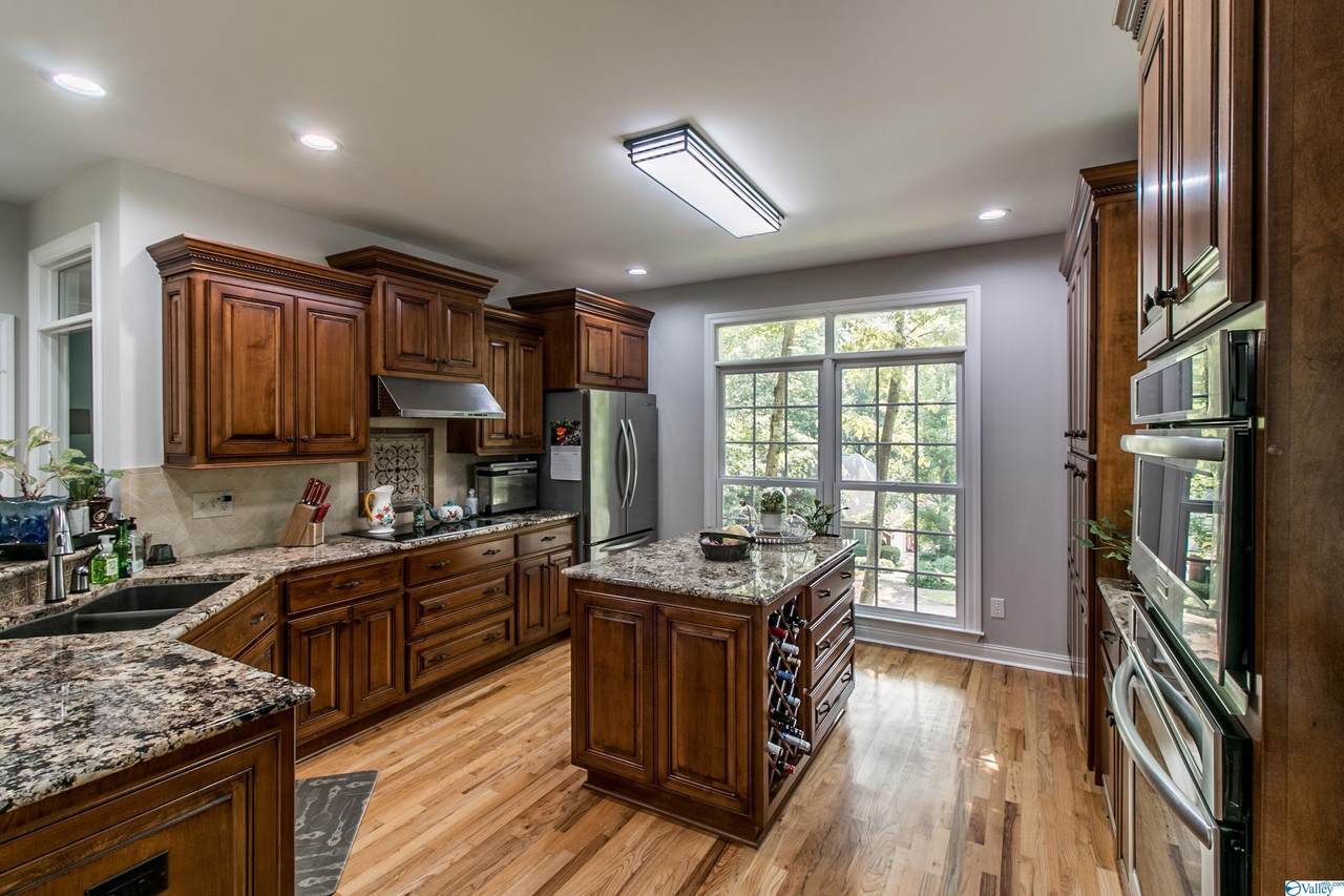 2940 Hampton Cove Way - Photo 1