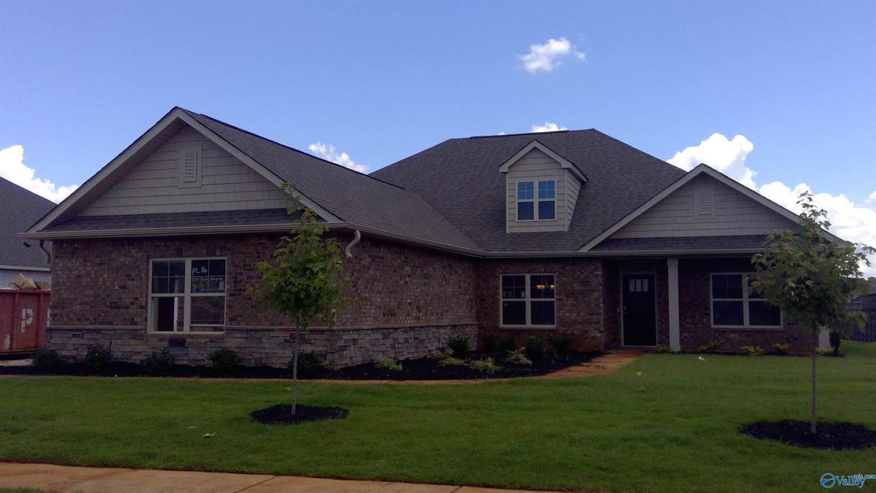 504 River Heights Drive - Photo 1