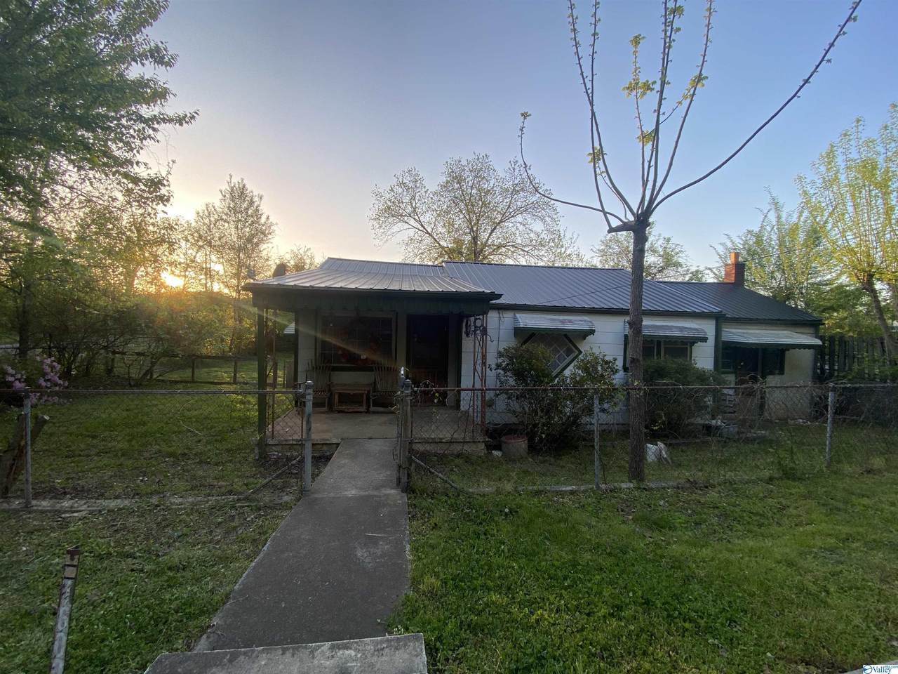 1600 Sanders Avenue - Photo 1