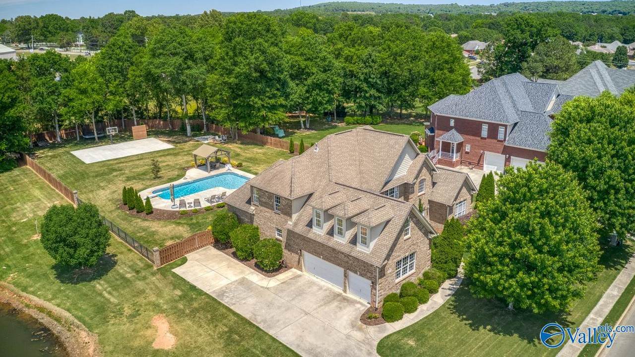 205 Kelly Ridge Blvd - Photo 1