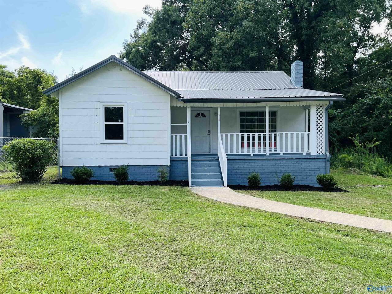 213 Nunnally Avenue - Photo 1