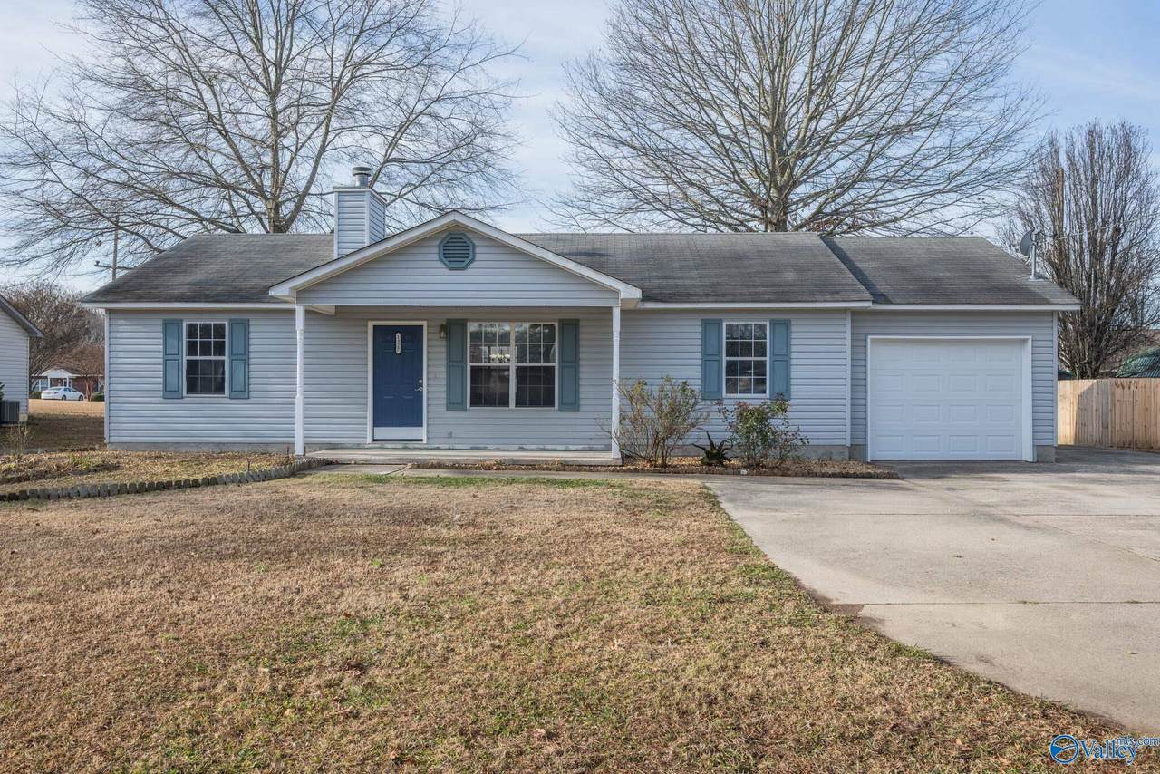 1327 Sparkman Street, Hartselle, AL 35640 (MLS 21850113) MarMac