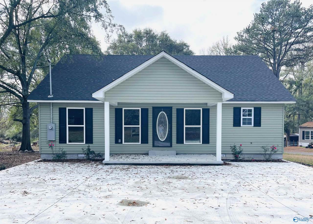 100 Lindsey Road - Photo 1