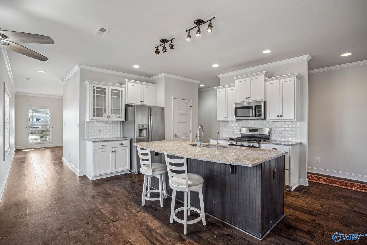 6403 Lincoln Park Place - Photo 1