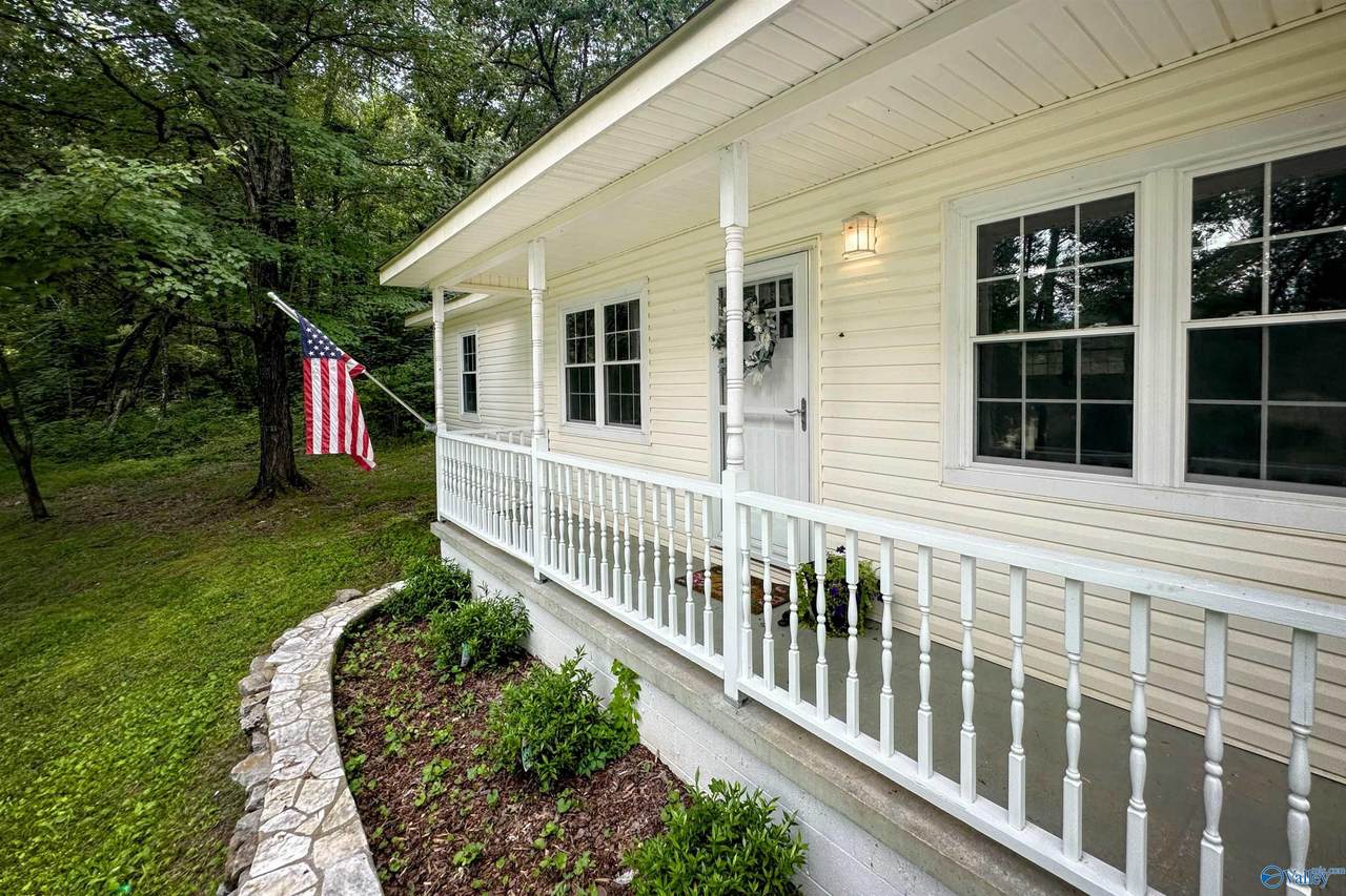 306 Red Bud Lane - Photo 1