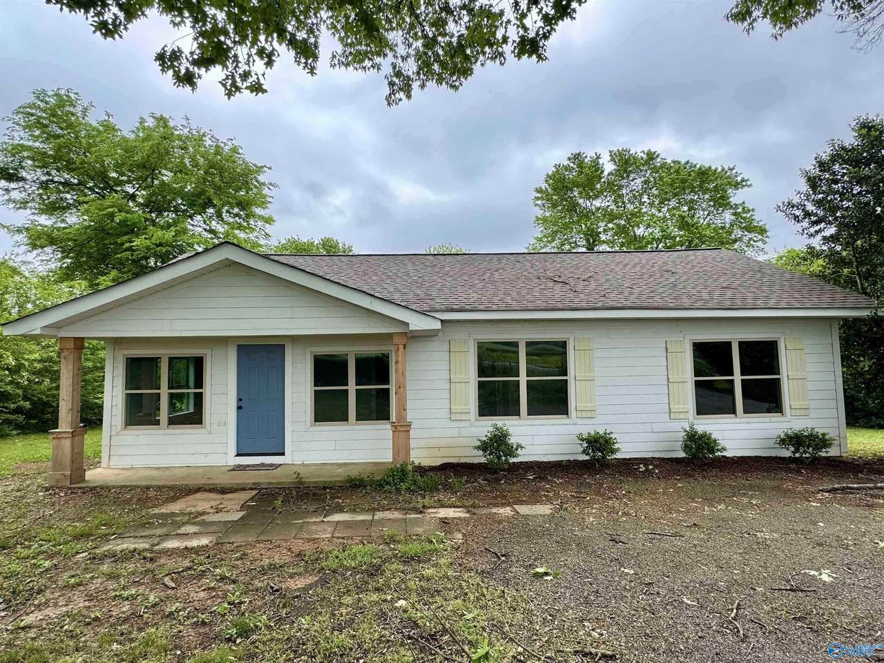 2061 Lindsay Lane S - Photo 1