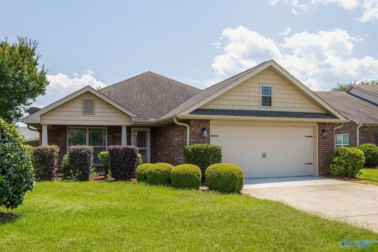 212 Grantham Circle - Photo 1