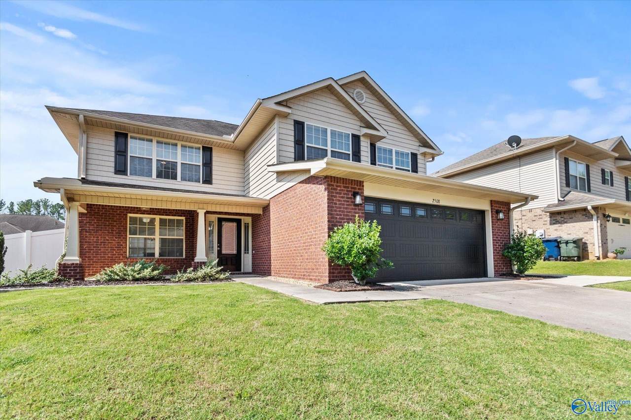 2508 Oak Place Drive - Photo 1