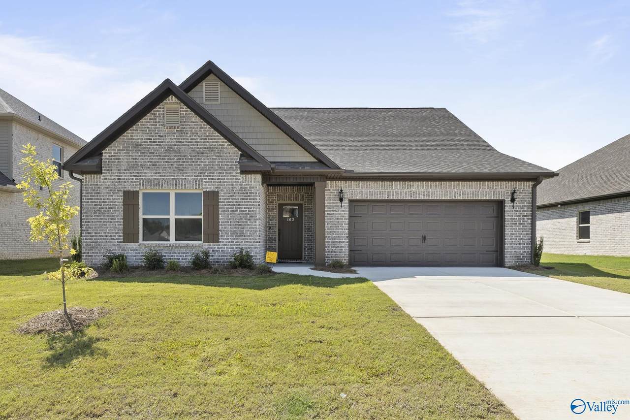 162 Saddle Street - Photo 1