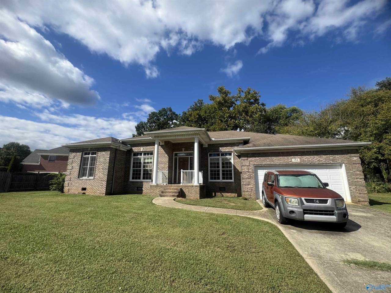 142 Southwood Drive - Photo 1