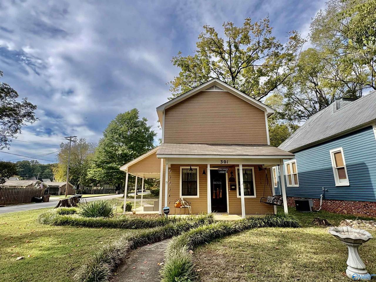 301 Oak Street - Photo 1