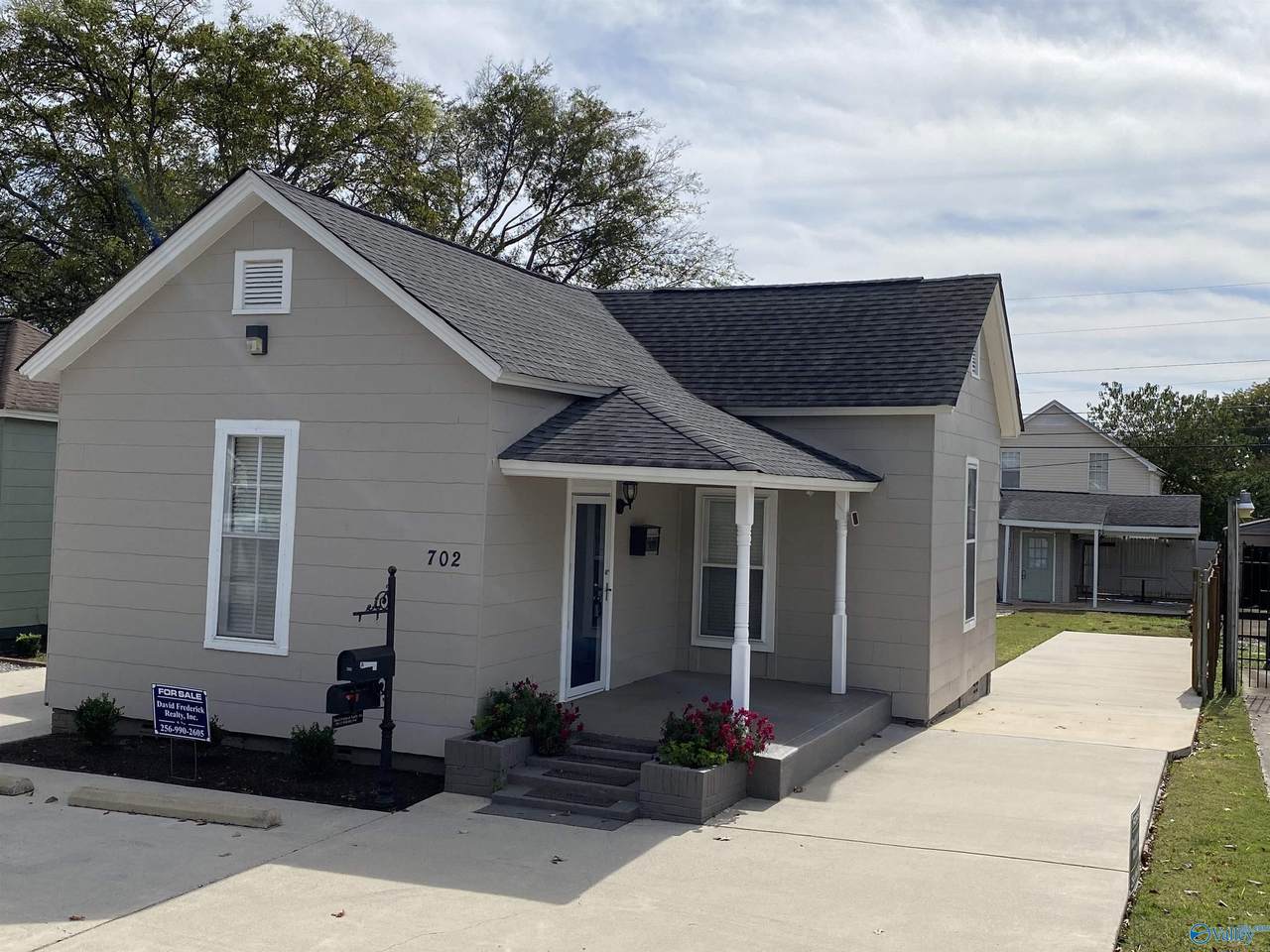 702&702-1/2 Mckinley Avenue - Photo 1