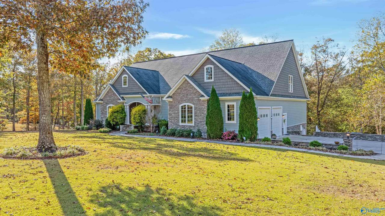 403 Autumn Lane - Photo 1