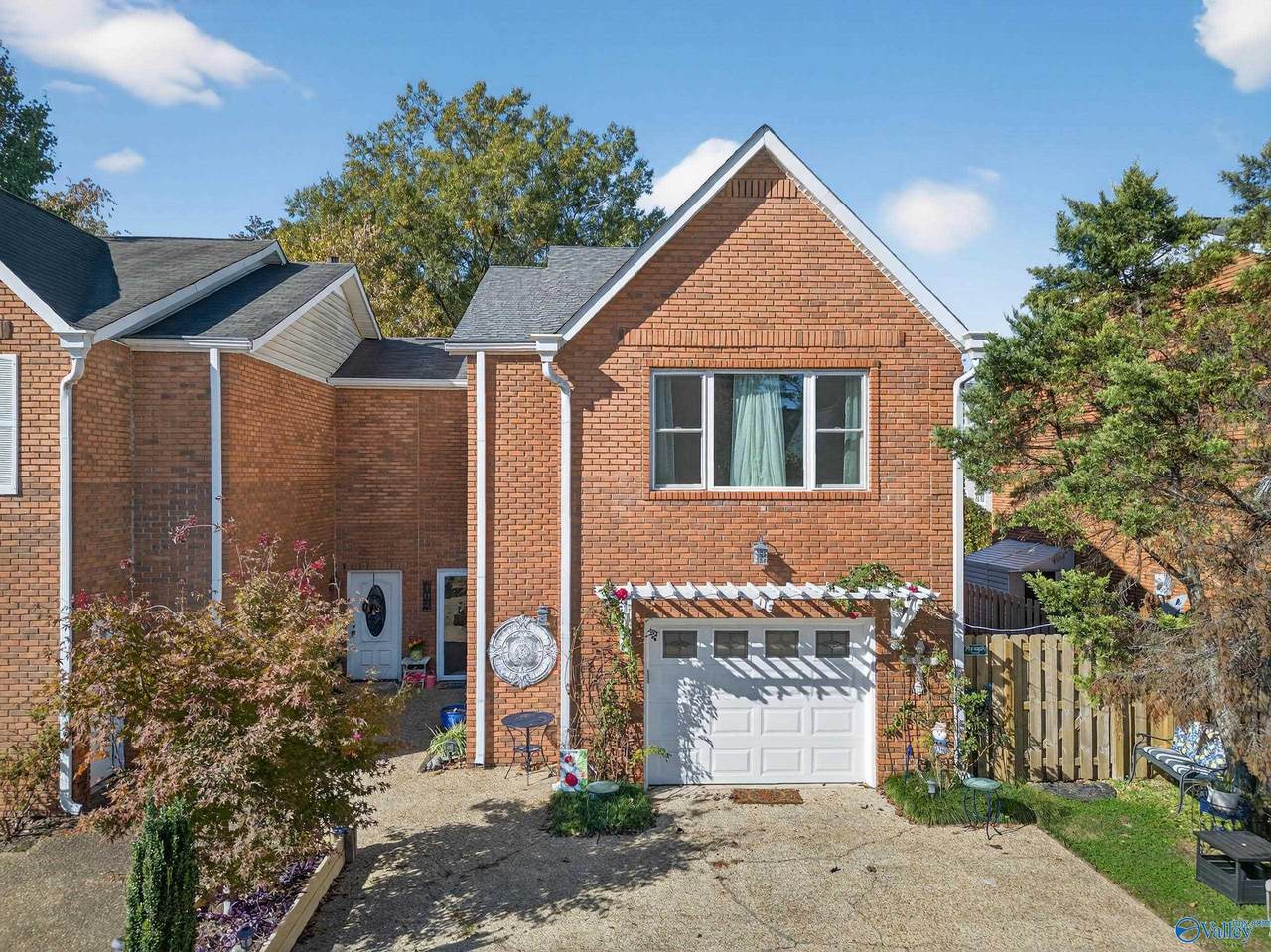 104 Charleston Way - Photo 1