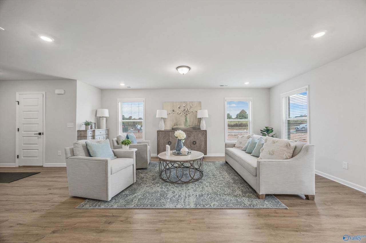 27919 Chalmers Circle - Photo 1