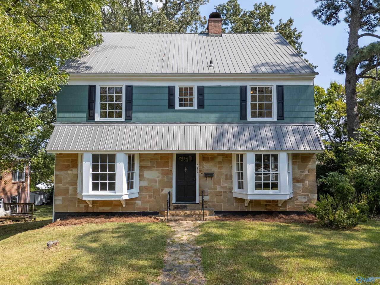 622 Newton Street - Photo 1