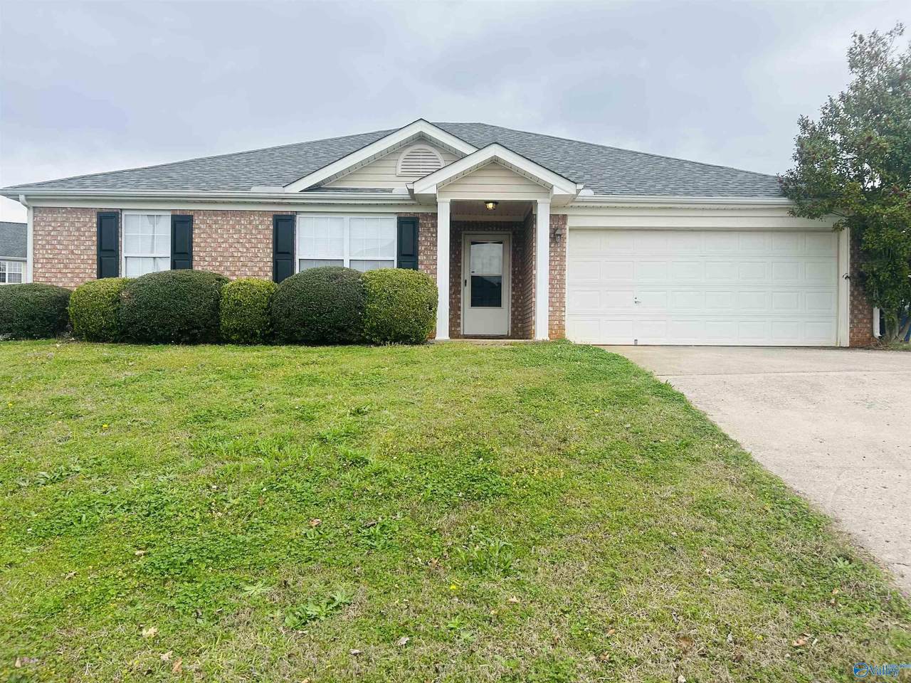 104 Dartford Drive - Photo 1