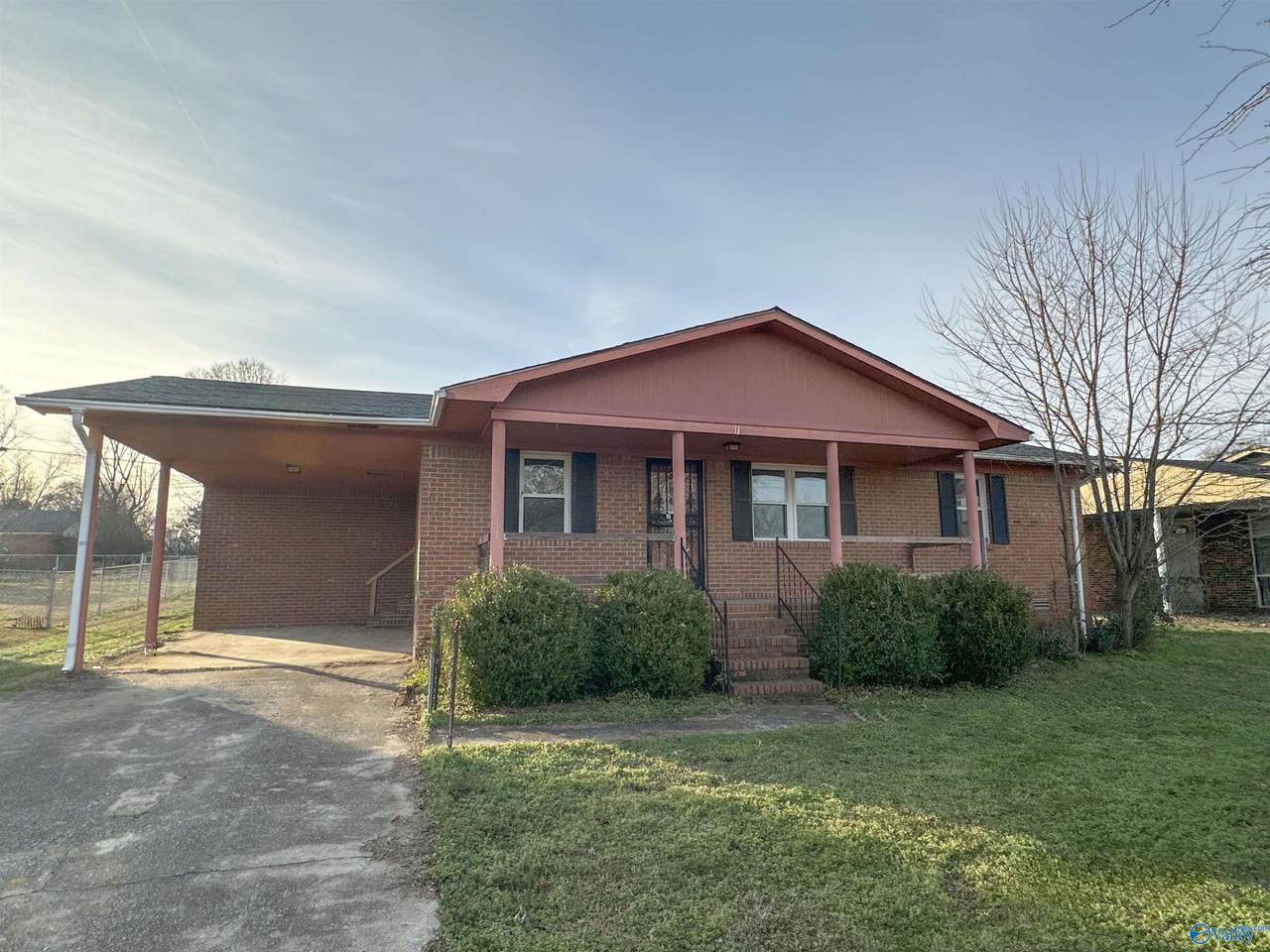 1111 James Avenue - Photo 1