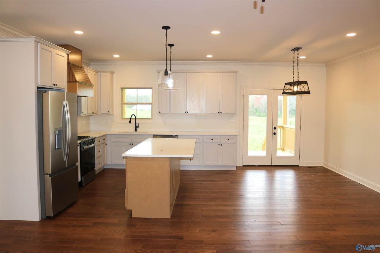 https://bt-photos.global.ssl.fastly.net/nalmls/1280_boomver_2_21908086-2.jpg
