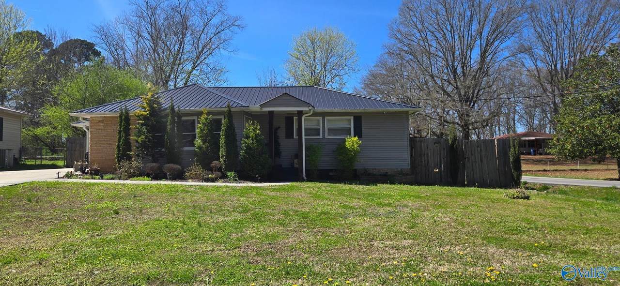 657 4th Street - Photo 1