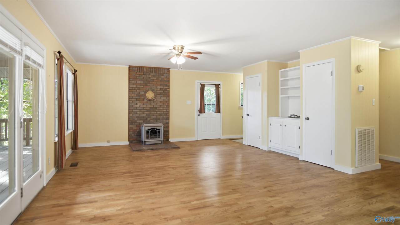 https://bt-photos.global.ssl.fastly.net/nalmls/1280_boomver_2_21909737-2.jpg