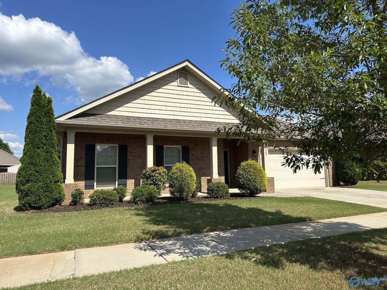 607 Willow Crest - Photo 1