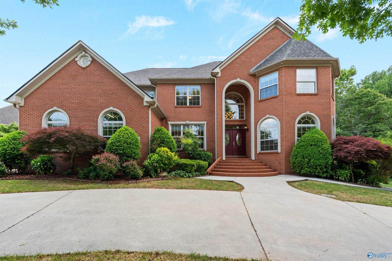 113 Camden Circle - Photo 1