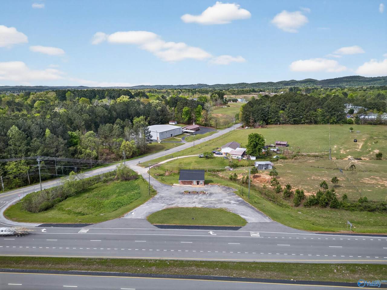 15391 Highway 431 - Photo 1