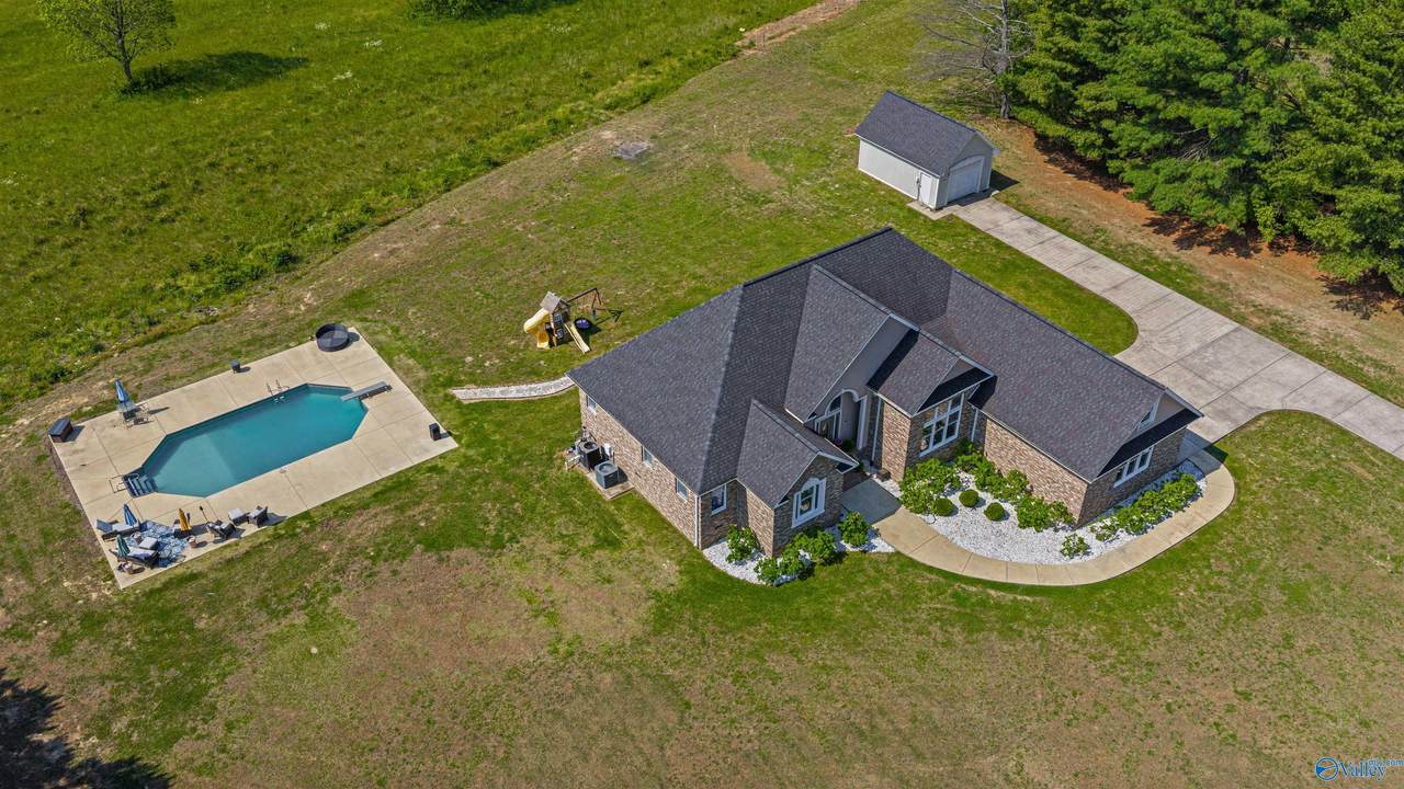 621 Sunset Drive - Photo 1