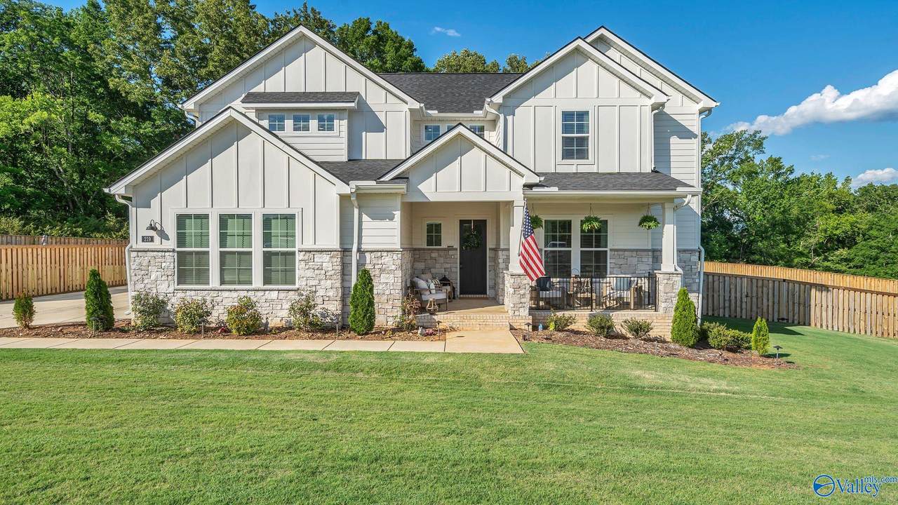 219 Applewood Court - Photo 1