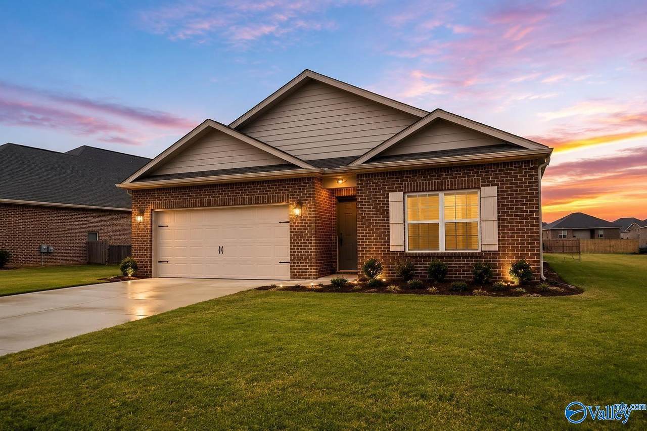 121 Rolling Green Drive - Photo 1